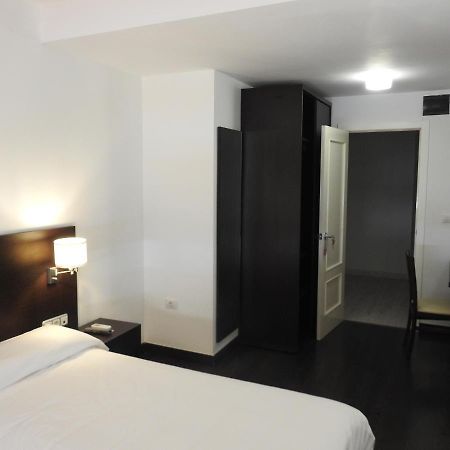 Hostal Meson De Paco Cariñena Zewnętrze zdjęcie