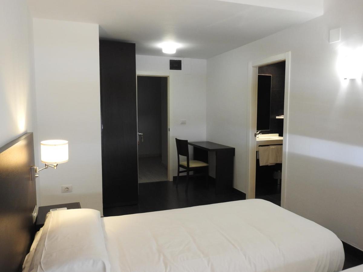 Hostal Meson De Paco Cariñena Zewnętrze zdjęcie