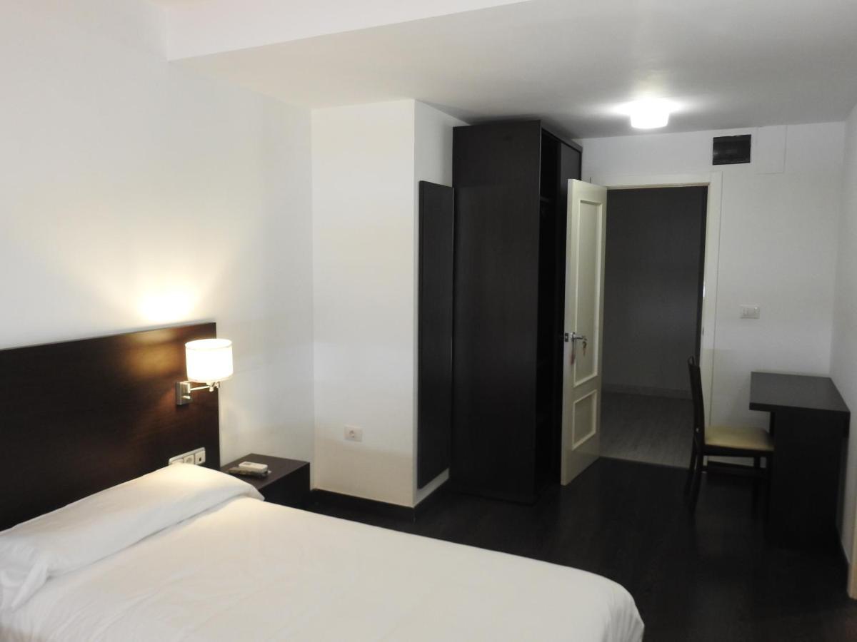 Hostal Meson De Paco Cariñena Zewnętrze zdjęcie