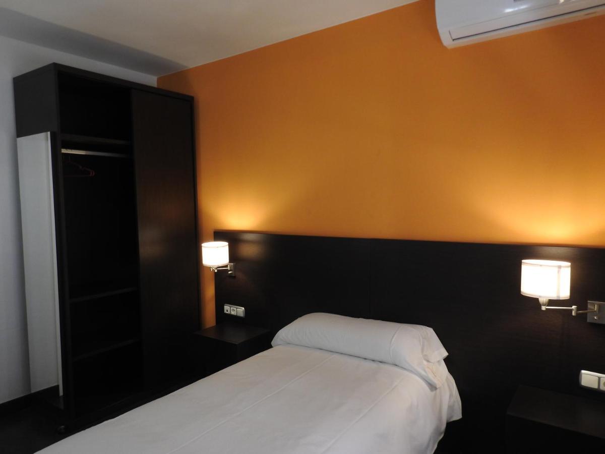 Hostal Meson De Paco Cariñena Zewnętrze zdjęcie
