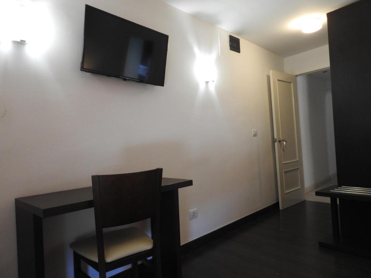 Hostal Meson De Paco Cariñena Zewnętrze zdjęcie