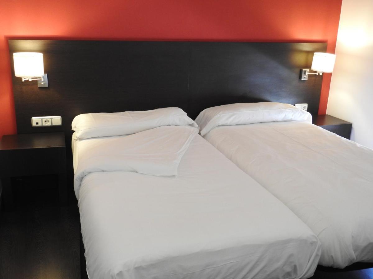 Hostal Meson De Paco Cariñena Zewnętrze zdjęcie