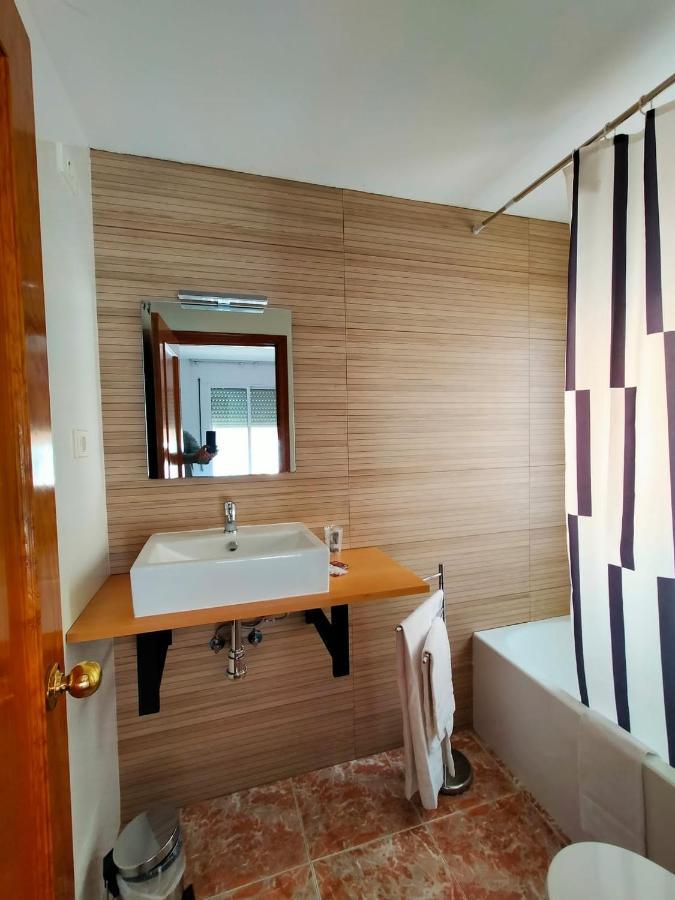 Hostal Meson De Paco Cariñena Zewnętrze zdjęcie